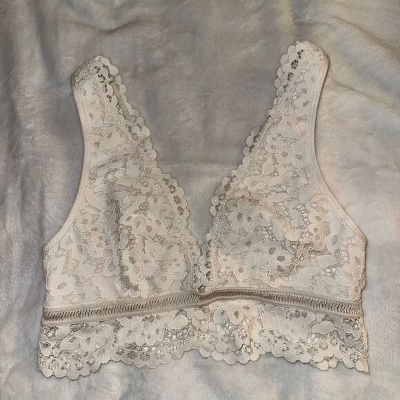 Victorias Secret Women’s Cream White Lace V Neck Bralette Small EUC - Picture 1 of 8